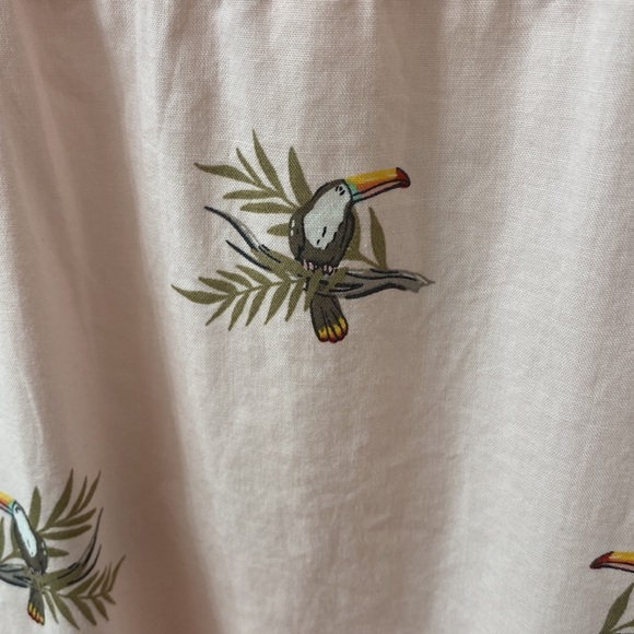 American Eagle Mens SS size L button down shirt Pink with Toucans - Picture 4 of 4